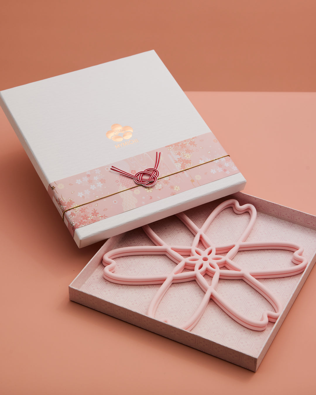 MYMICHI 櫻花墊 [日系精緻禮盒套組] 🌸 安全收納、全面守護，廚房鍋具的完美守護者 | 無雙酚A (BPA-Free)， 通過SGS認證及FDA標準，食品級安全與耐用可靠