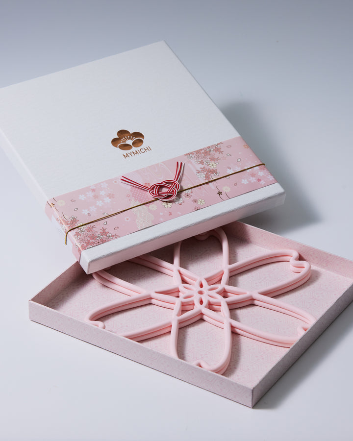 MYMICHI 櫻花墊 [日系精緻禮盒套組] 🌸 安全收納、全面守護，廚房鍋具的完美守護者 | 無雙酚A (BPA-Free)， 通過SGS認證及FDA標準，食品級安全與耐用可靠